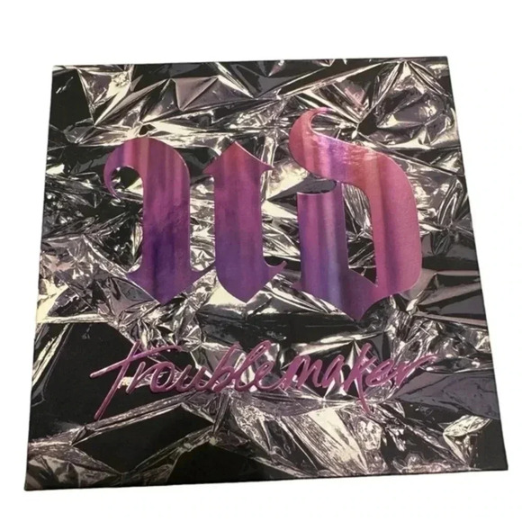Urban Decay Troublemaker 9 Shade Eyeshadow Palette Limited Edition NEW - Picture 2 of 4
